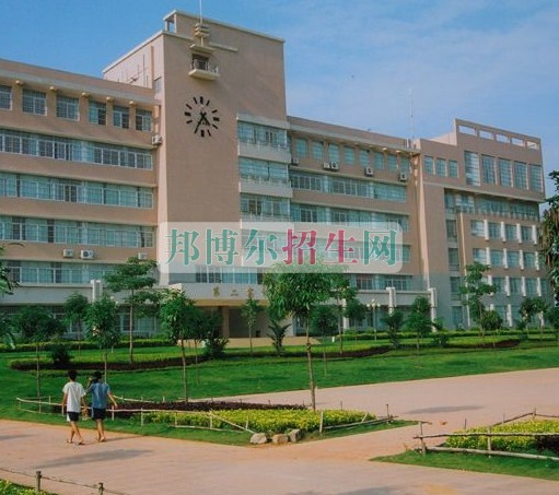 廣西經(jīng)貿(mào)職業(yè)技術學院學費