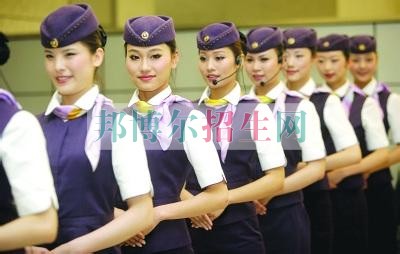 高中畢業可以學高鐵乘務嗎