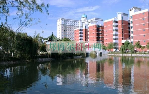 海南工商職業學院學費