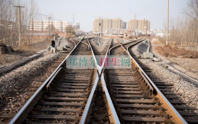初中畢業能學鐵路專業嗎