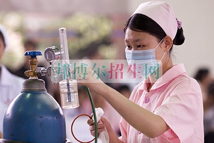 初中畢業能讀助產護理嗎