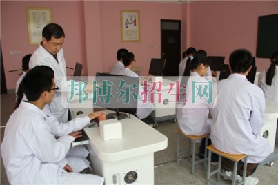 有什么好的中醫學學校