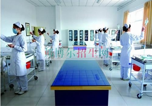 成都大專學(xué)校有高級護理