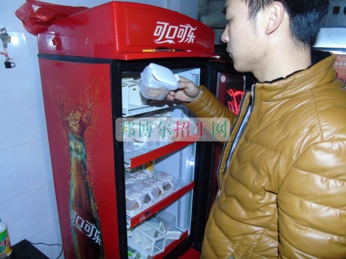 巴中市教育局領(lǐng)導蒞臨平昌鷹才中等職業(yè)技術(shù)學校檢查指導工作