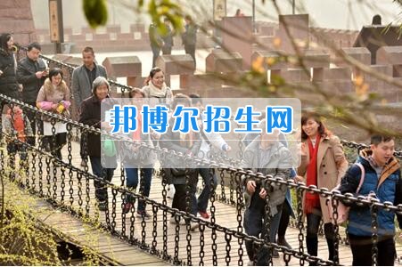 四川省檔案學校開展“三•八”婦女節活動