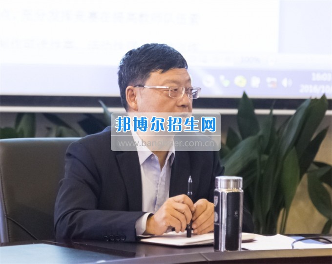 重慶海聯職業技術學院李光輝院長獲得“重慶市民辦教育優秀校長”稱號