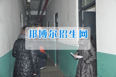 四川省什邡市職業中專學校迎接德陽市、什邡市教育局開學工作檢查