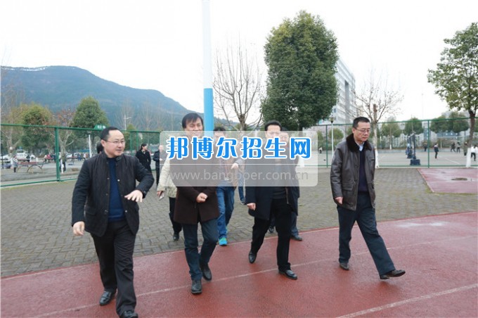 省體育局蔣顯倫副局長(zhǎng)一行到川北幼兒師范高等專科學(xué)校調(diào)研
