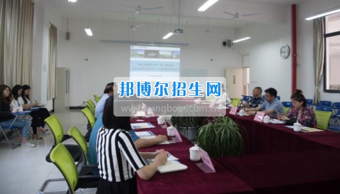 四川省一帶一路促進會會長林忠清一行來四川省經濟管理學校參觀考察，共同商建“一帶一路國際職業教育中心”