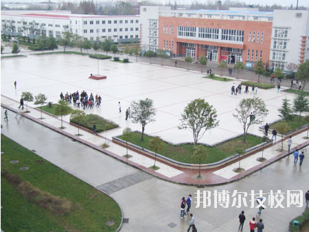陜西航空技師學(xué)院2020年招生辦聯(lián)系電話(huà)