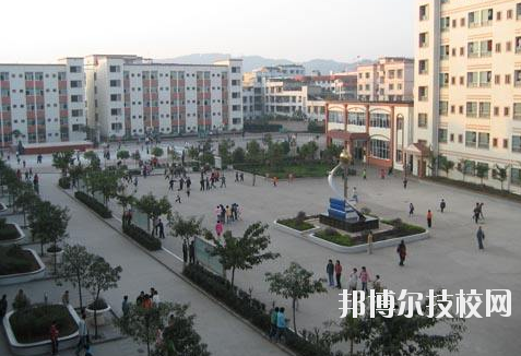 重慶企業(yè)管理學(xué)校2020年報名條件、招生要求、招生對象