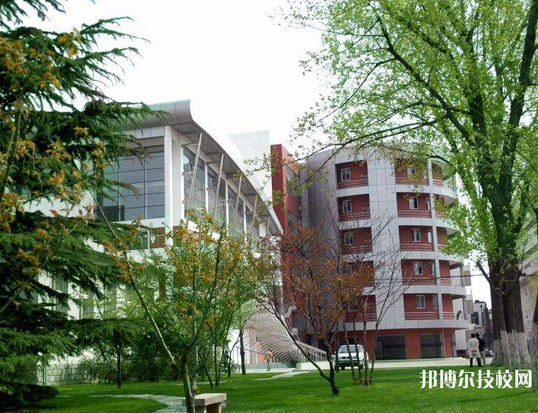 重慶潼南闇公職業高級中學地址在哪里