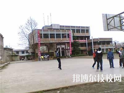 貴州龍里中等職業學校2020年報名條件、招生要求、招生對象