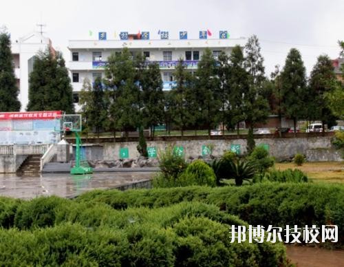 貞豐職業(yè)技術(shù)學(xué)校2020年報(bào)名條件、招生要求、招生對(duì)象