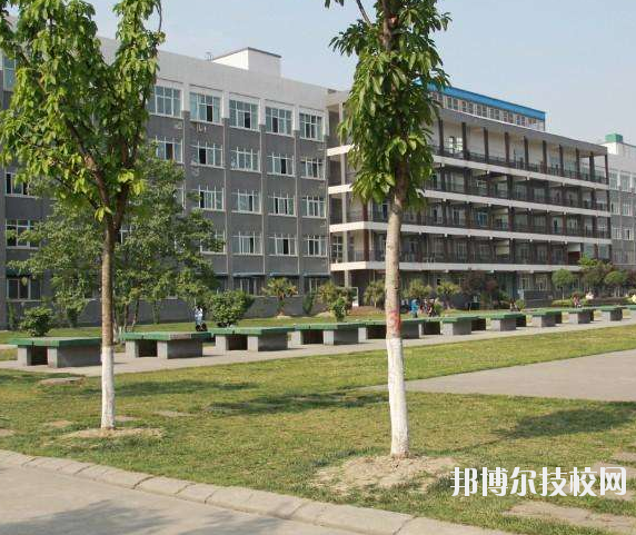 重慶紡織技工學(xué)校2020年報(bào)名條件、招生要求、招生對(duì)象