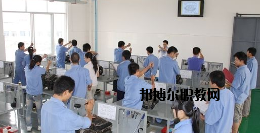 河池交通技工學(xué)校2020年報名條件、招生要求、招生對象 