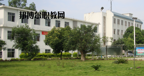 合山職業技術學校2020年報名條件、招生要求、招生對象