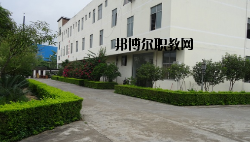 廣西玉林畜牧獸醫(yī)學(xué)校2020年報名條件、招生要求、招生對象 