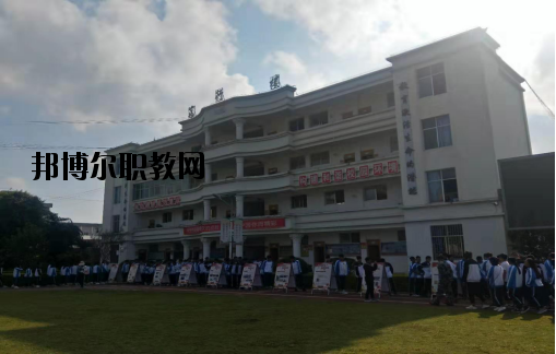 寧洱縣職業(yè)高級中學2020年學費、收費多少