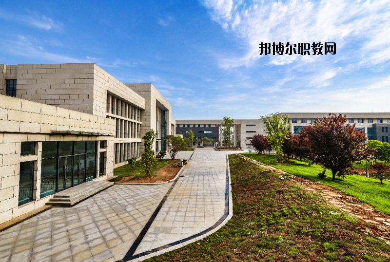 江蘇建筑職業(yè)技術(shù)學(xué)院2020年報(bào)名條件、招生要求、招生對象