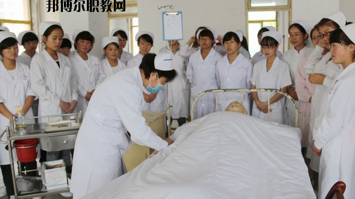 焦作護(hù)理學(xué)校2021年招生辦聯(lián)系電話(huà)