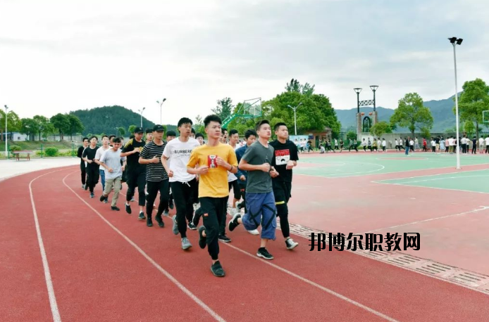 九江廬山西海藝術(shù)學(xué)校2020年報(bào)名條件、招生要求、招生對(duì)象
