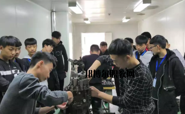 石家莊通用交通中等專(zhuān)業(yè)學(xué)校