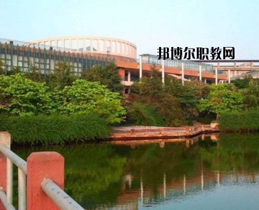 宜昌體育運動學(xué)校2020年報名條件、招生要求、招生對象
