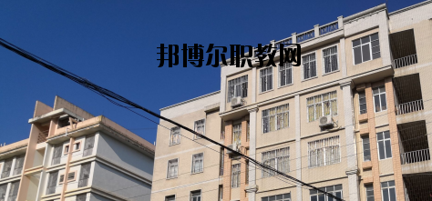 梧州服裝職業技術學校2020年報名條件、招生要求、招生對象 