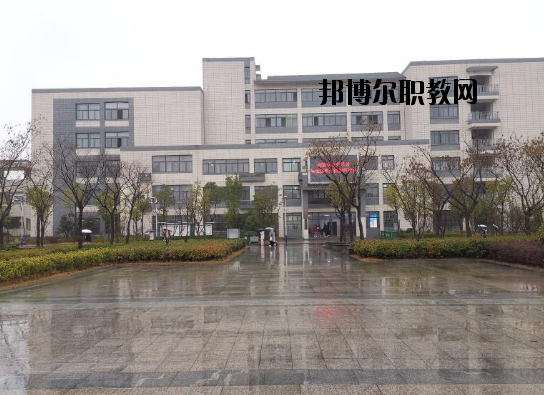 合肥工業(yè)學校2020年報名條件、招生要求、招生對象