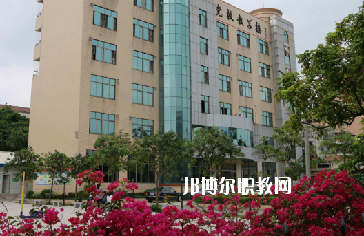 湛江海濱職業(yè)技術學校2020年報名條件、招生要求、招生對象