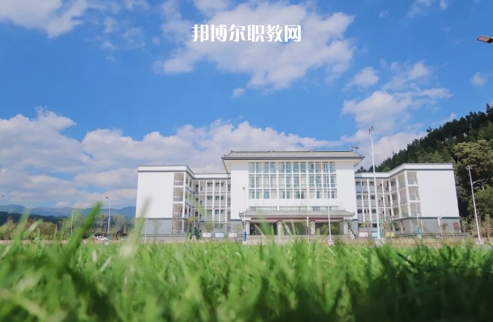 澄江縣職業高級中學2021年報名條件、招生要求、招生對象