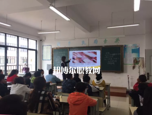 昆明體育學(xué)校2021年招生辦聯(lián)系電話(huà)