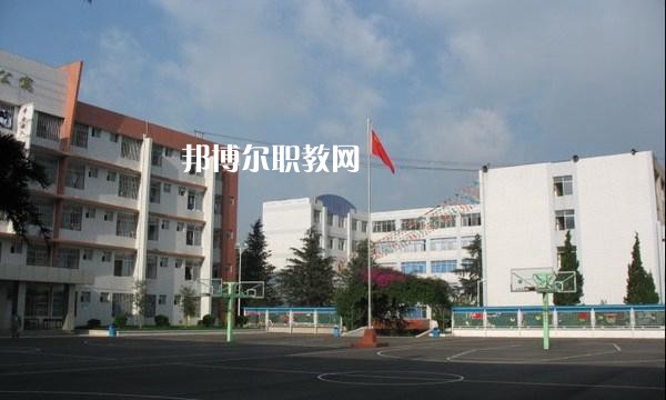云南貿(mào)易經(jīng)濟學(xué)校2021年報名條件、招生要求、招生對象