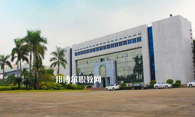 佛山騰飛技工學校2022年招生辦聯系電話