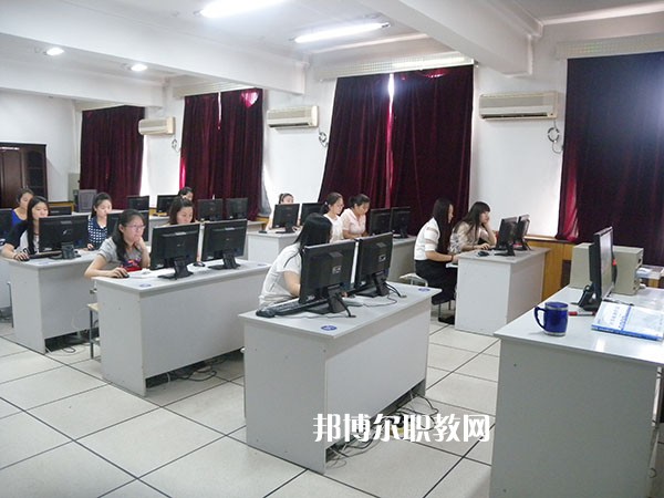 張家口科技職業學校2022年學費、收費多少