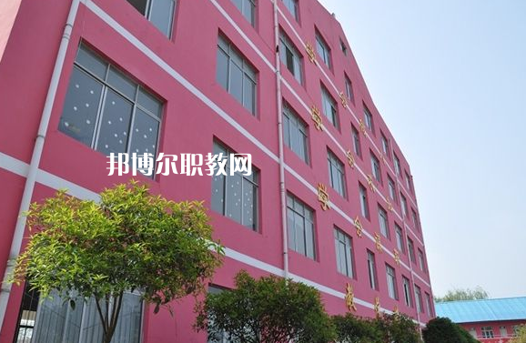 麗江民族中等專業學校2022年報名條件、招生要求、招生對象
