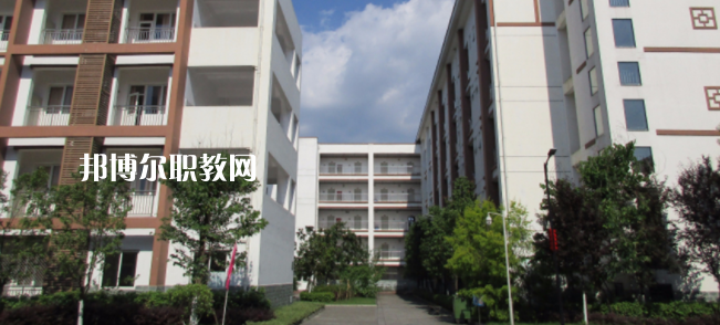 昭通財貿學校2022年招生辦聯系電話