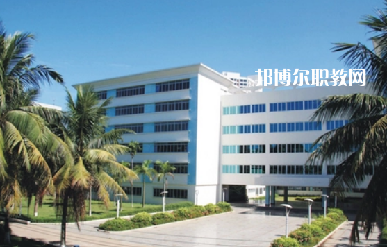 海南省衛(wèi)生學(xué)校2022年報名條件、招生要求、招生對象