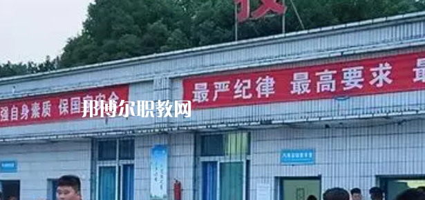 四川省南充市高坪職業(yè)高級中學2023年學費、收費多少