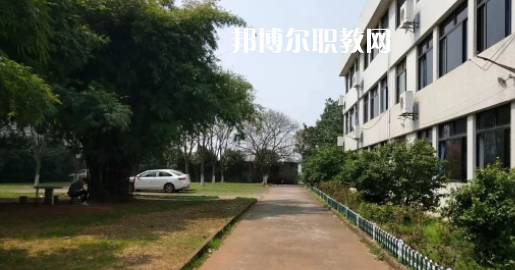 蘭溪市第六中學地址在哪里，哪個地區(qū)，哪個城市?