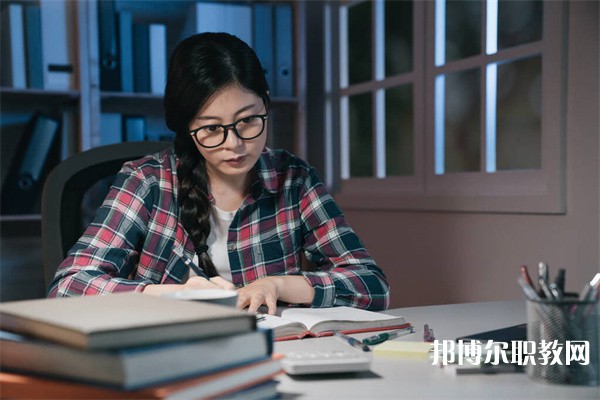 湖北哪里的中職學校能讀物業管理專業