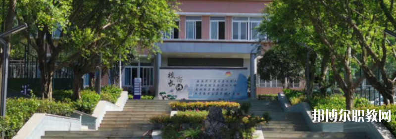 重慶2024年讀中專學校要不要分數(shù)