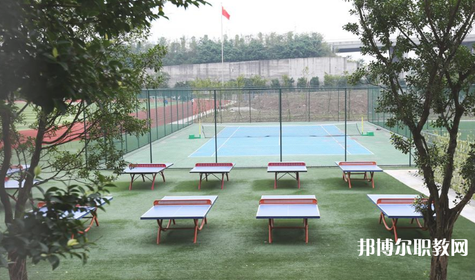 重慶2024年中專學?？刹豢梢钥即髮W