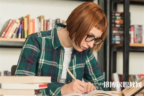 湖南哪里的中職學校能讀法律專業