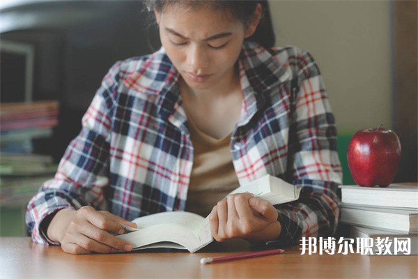 湖南哪里的中專學校能讀動漫設(shè)計專業(yè)