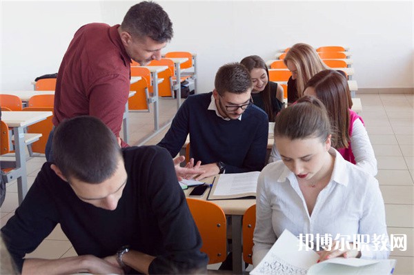 廣東哪里的中專學校能讀臨床醫學專業