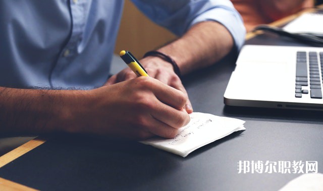 廣東哪里的技工學校能讀新媒體與互聯(lián)網(wǎng)應用(電子競技)專業(yè)