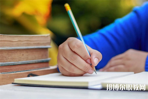 廣東哪里的中職學校能讀眼視光技術專業