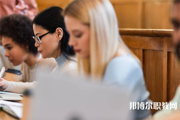 廣東哪里的技工學校能讀美容美發(fā)與造型(形象設計）專業(yè)